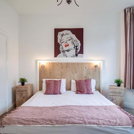 Oyo Tamtam Acton Hotel London Eksteriør billede