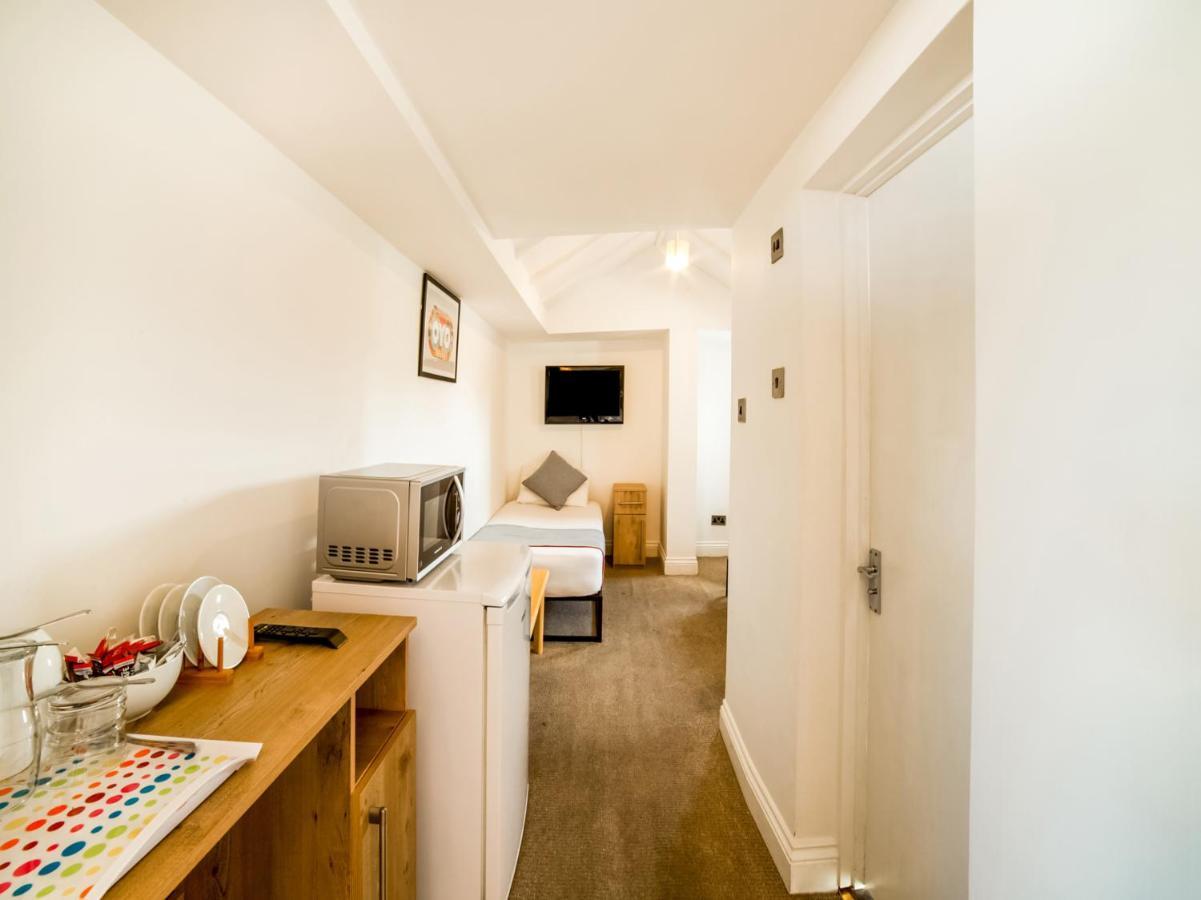 Oyo Tamtam Acton Hotel London Eksteriør billede