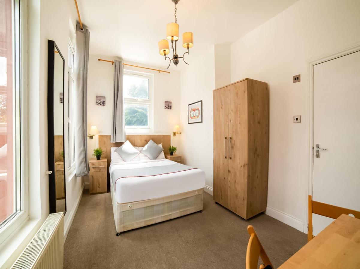 Oyo Tamtam Acton Hotel London Eksteriør billede