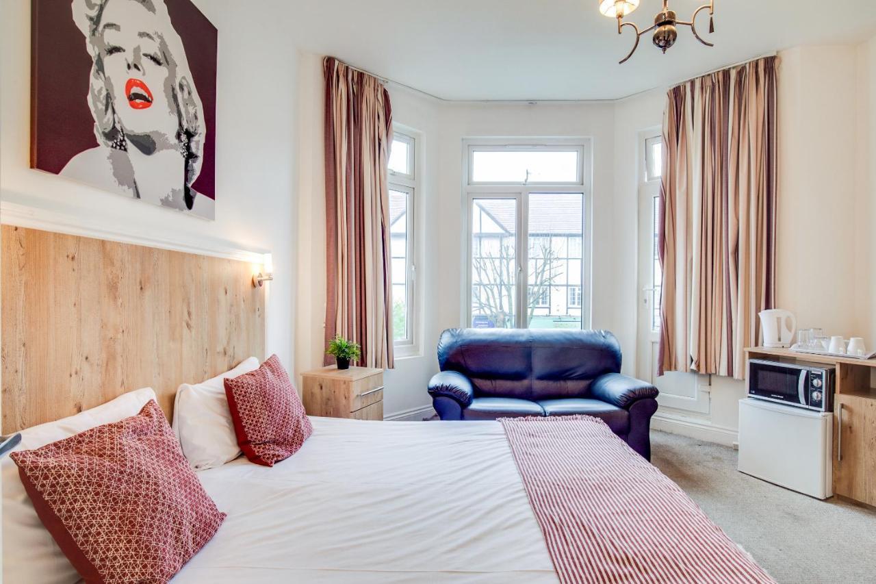 Oyo Tamtam Acton Hotel London Eksteriør billede
