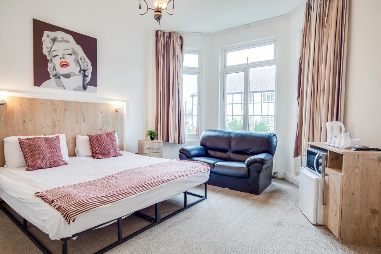 Oyo Tamtam Acton Hotel London Eksteriør billede