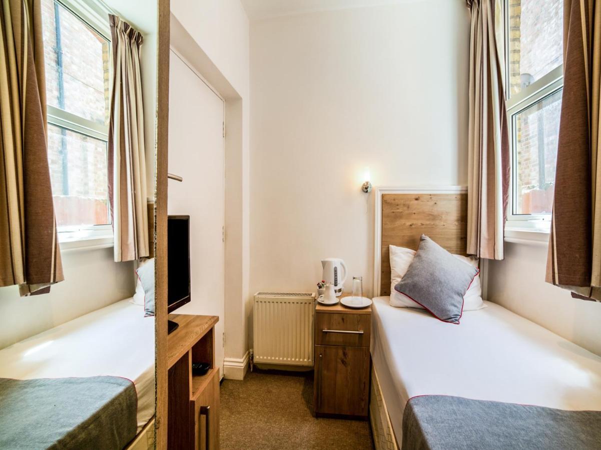Oyo Tamtam Acton Hotel London Eksteriør billede