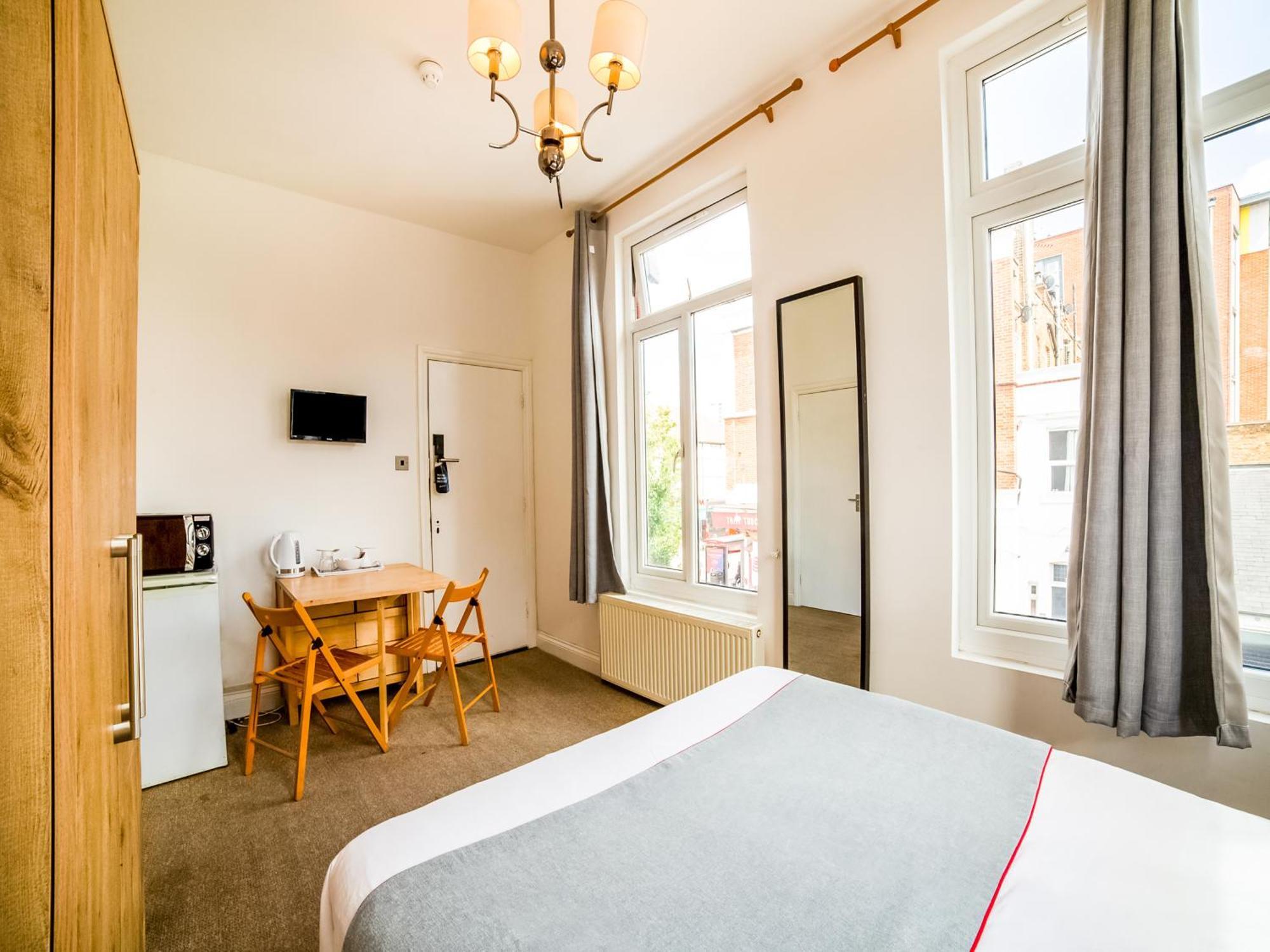 Oyo Tamtam Acton Hotel London Eksteriør billede