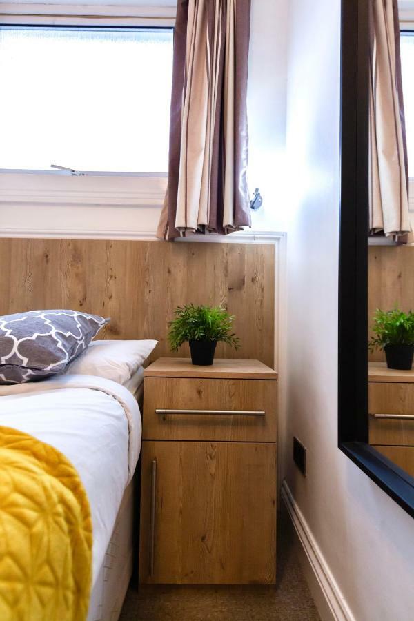 Oyo Tamtam Acton Hotel London Eksteriør billede