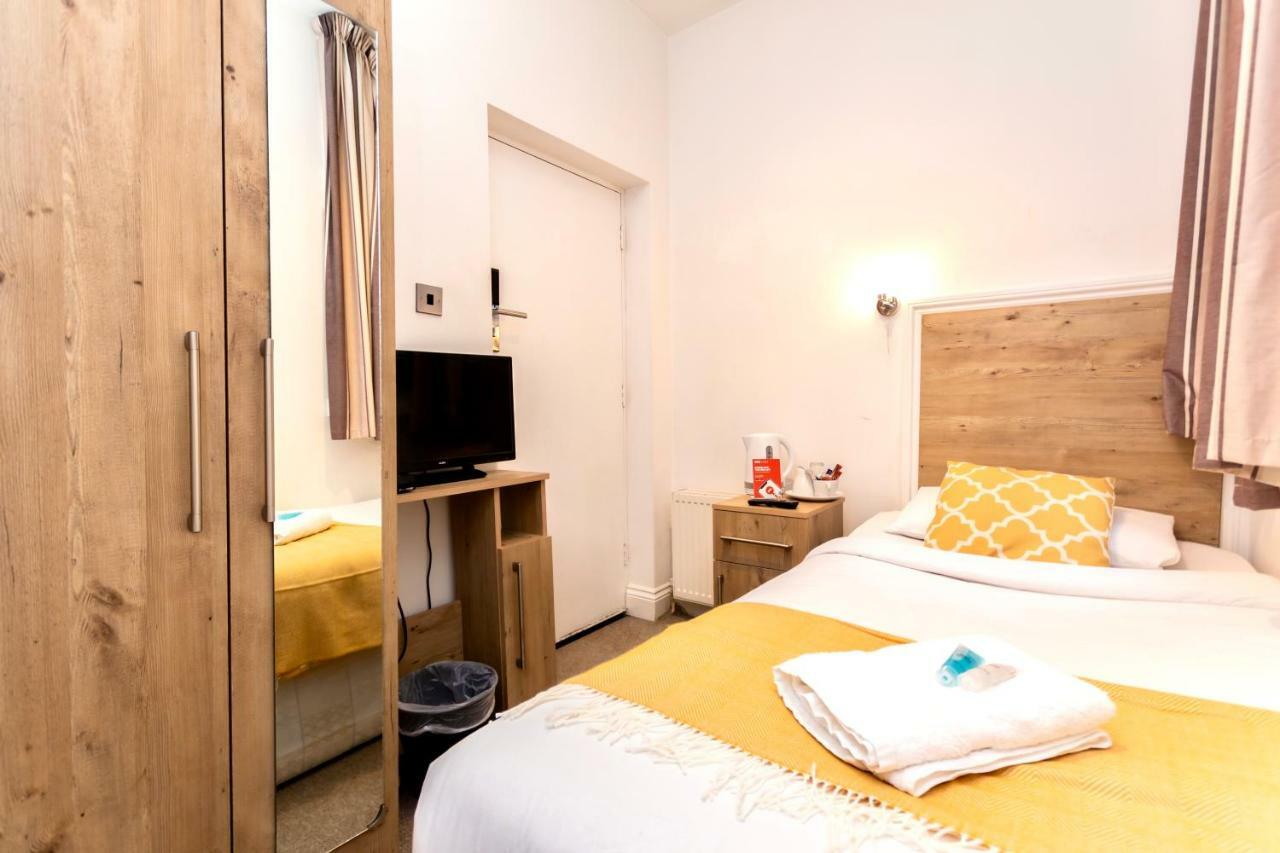 Oyo Tamtam Acton Hotel London Eksteriør billede