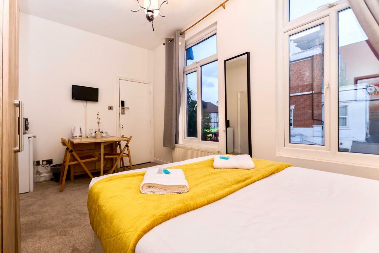 Oyo Tamtam Acton Hotel London Eksteriør billede