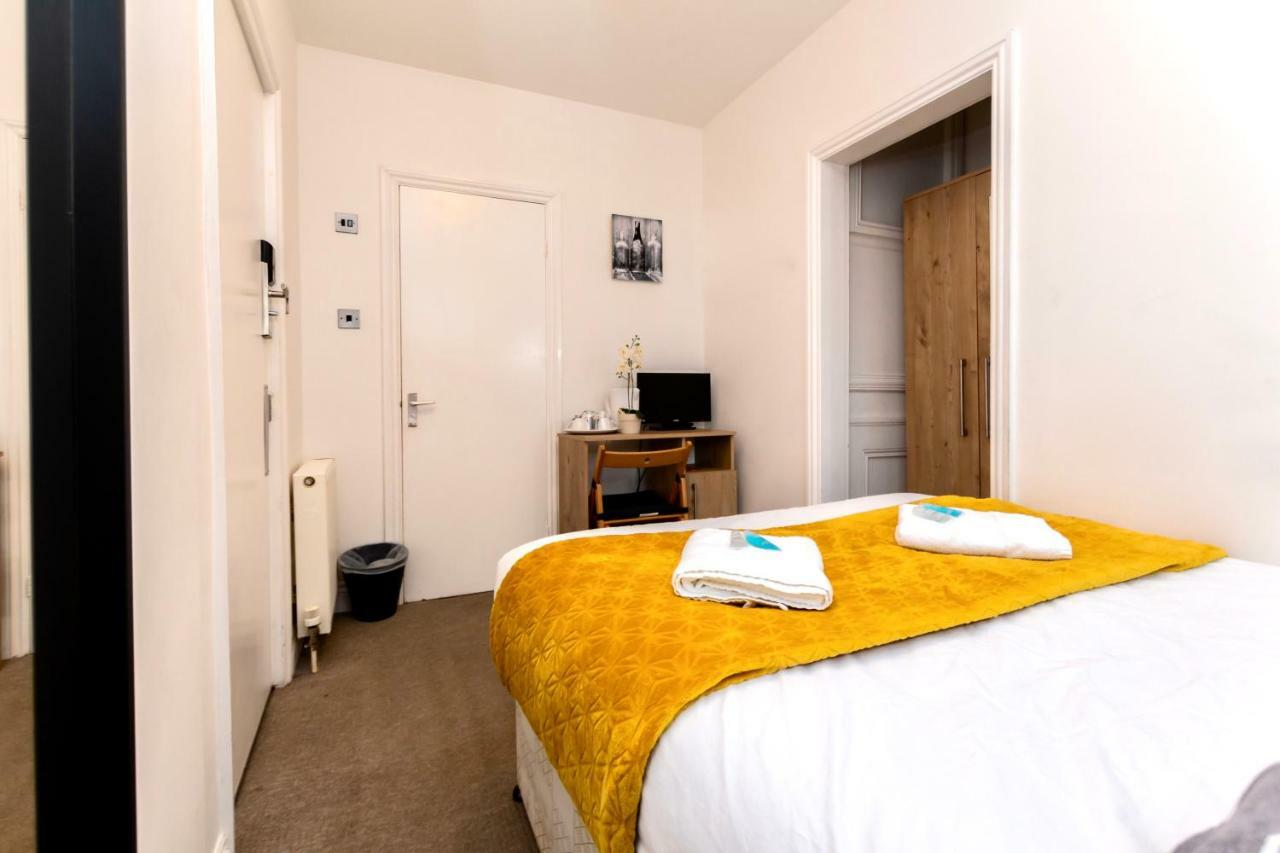 Oyo Tamtam Acton Hotel London Eksteriør billede