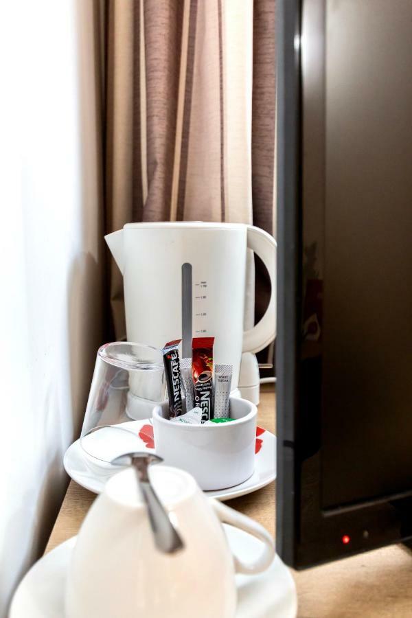 Oyo Tamtam Acton Hotel London Eksteriør billede