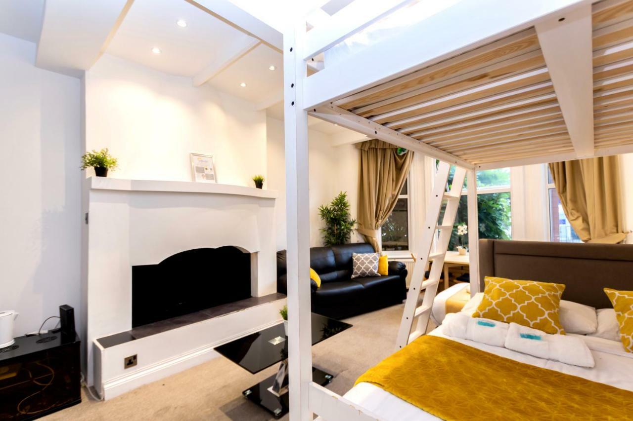 Oyo Tamtam Acton Hotel London Eksteriør billede