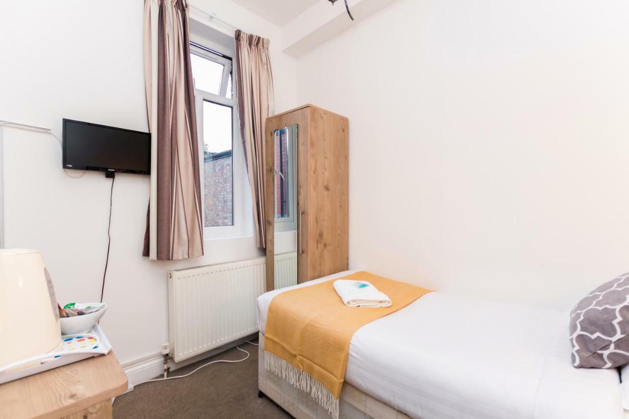 Oyo Tamtam Acton Hotel London Eksteriør billede