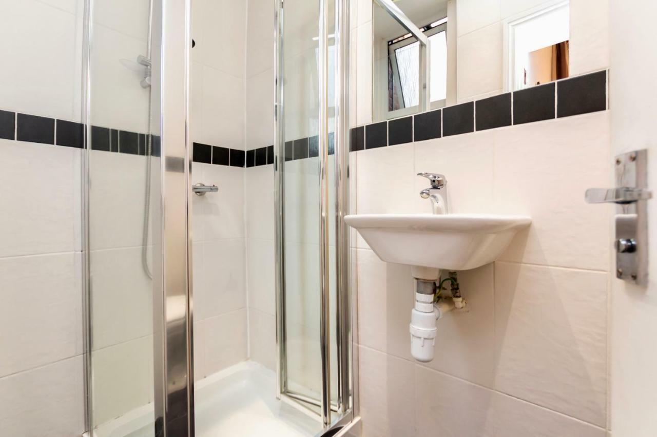 Oyo Tamtam Acton Hotel London Eksteriør billede