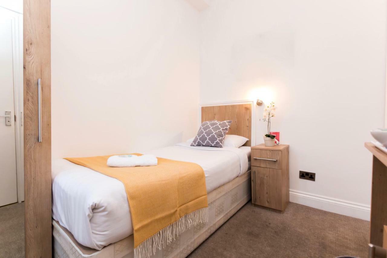 Oyo Tamtam Acton Hotel London Eksteriør billede