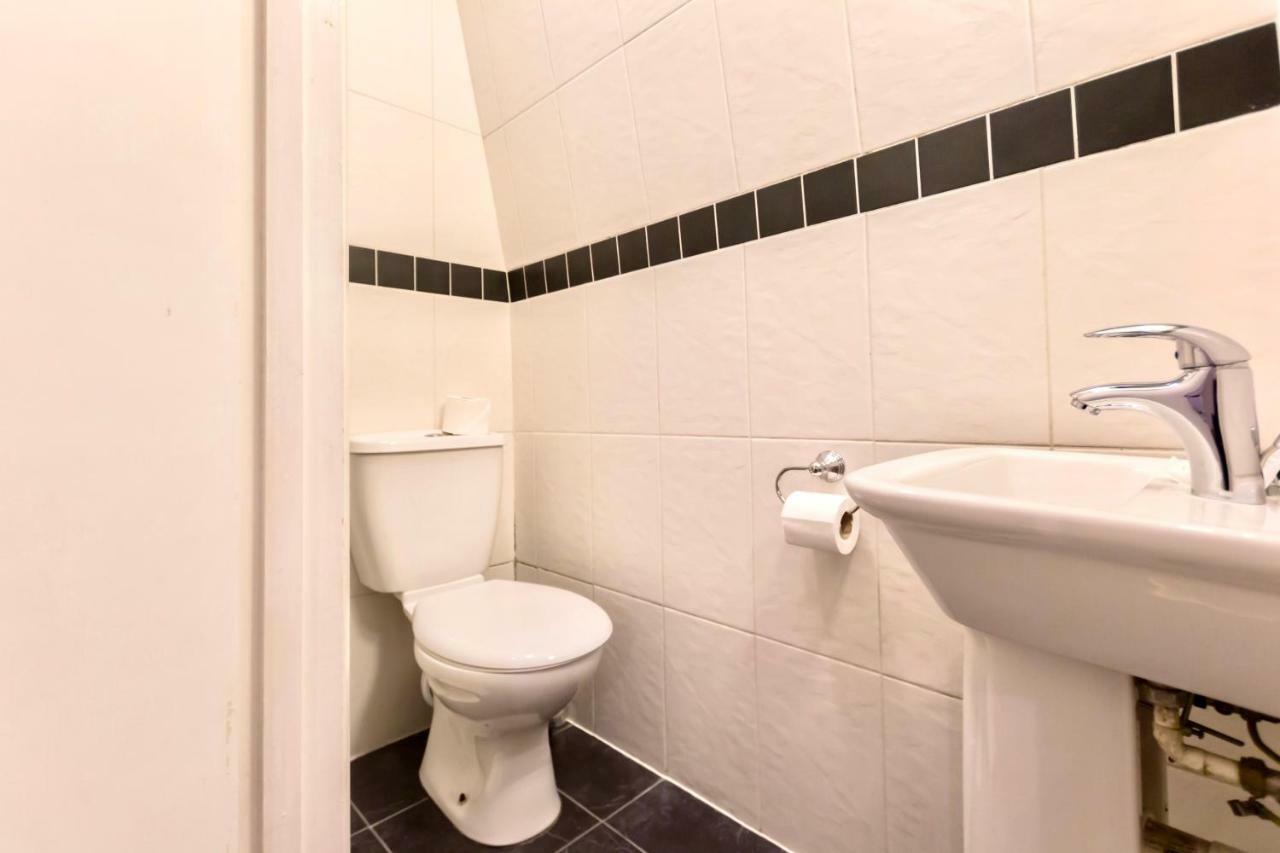 Oyo Tamtam Acton Hotel London Eksteriør billede