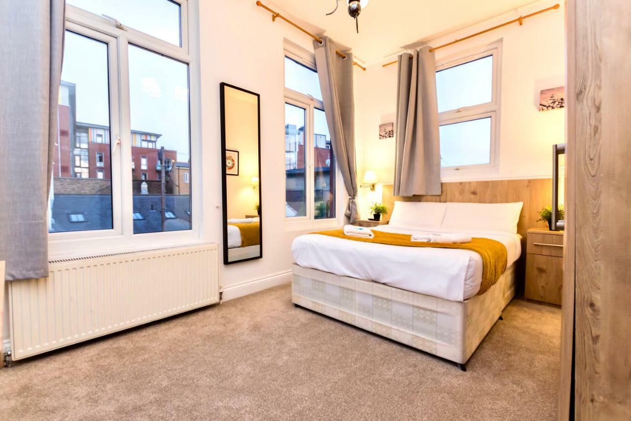 Oyo Tamtam Acton Hotel London Eksteriør billede