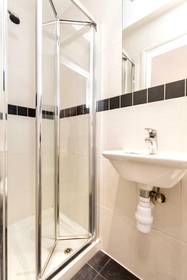 Oyo Tamtam Acton Hotel London Eksteriør billede