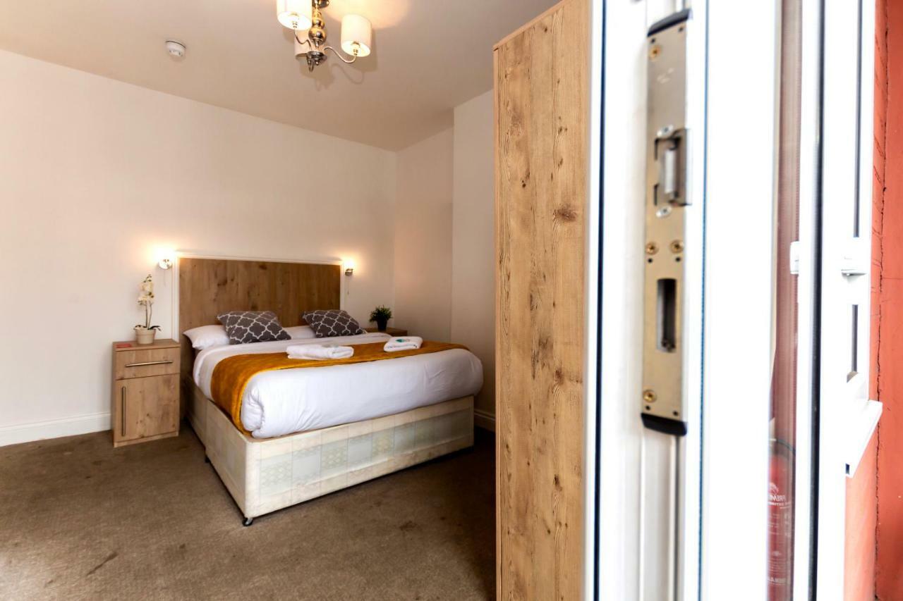 Oyo Tamtam Acton Hotel London Eksteriør billede