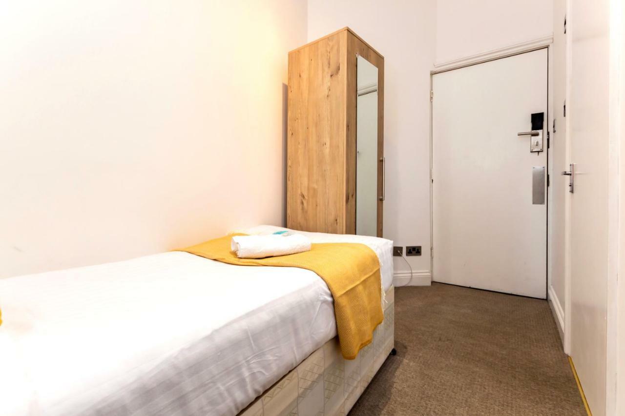 Oyo Tamtam Acton Hotel London Eksteriør billede