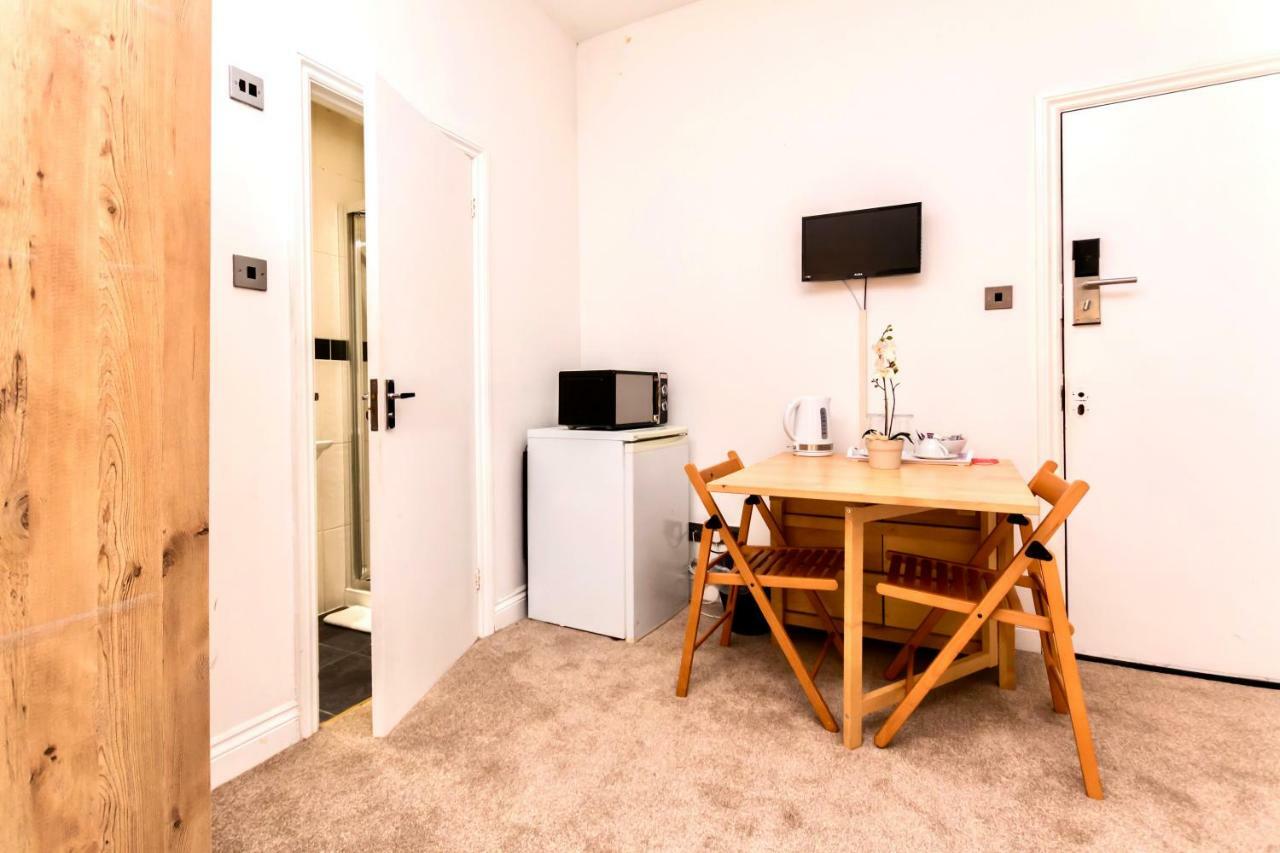 Oyo Tamtam Acton Hotel London Eksteriør billede